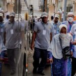Jemaah haji Indonesia diimbau untuk selalu menggunakan KTP karena petugas khawatir kehilangannya akan memudahkan